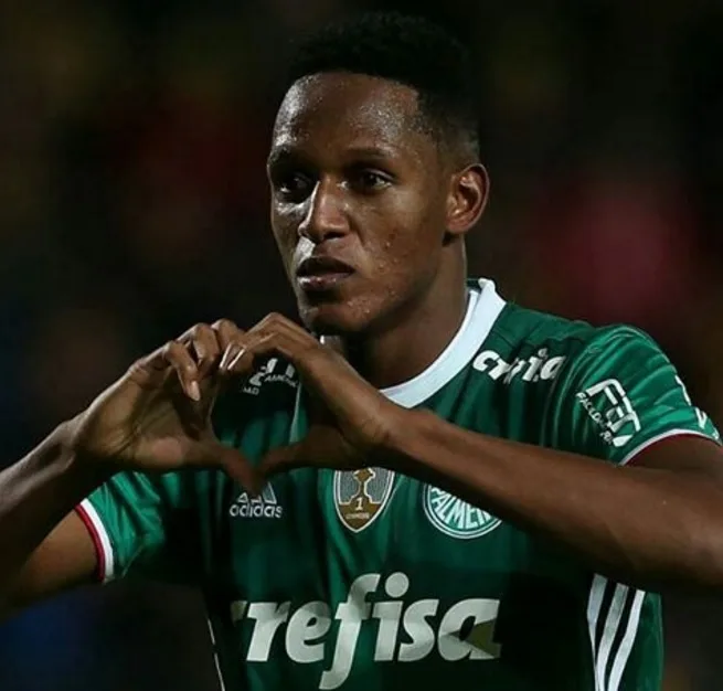 'Somos unidos. Se tiver de brigar, brigamos', diz zagueiro do Palmeiras