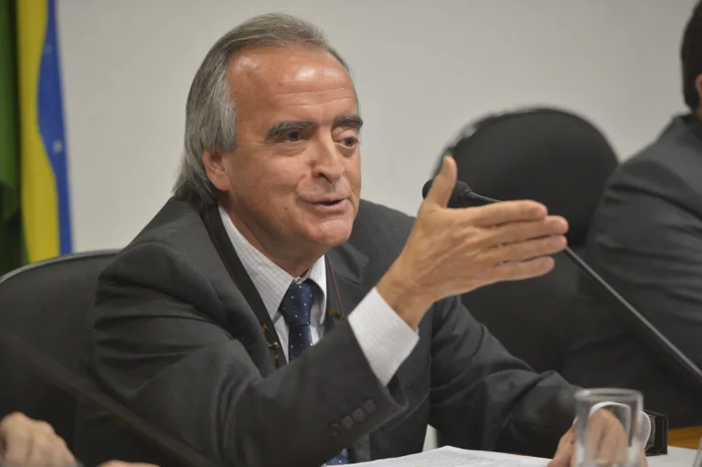 Depoimento à Comissão Parlamentar de Inquérito (CPI) Mista da Petrobras do ex-diretor da Área Internacional da Petrobras Nestor Cerveró (José Cruz/Agência Braisl)