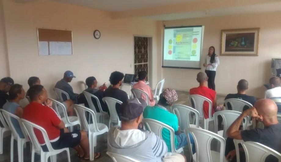 Oficina em Cachoeiro orienta pessoas em situação de rua para volta ao trabalho