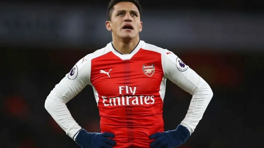 Sánchez resolve problema com visto e reforçará o United em pré-temporada nos EUA