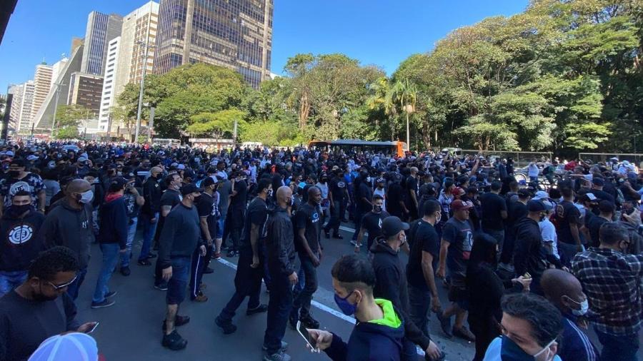 Torcidas organizadas reclamam de censura após faixas serem retiradas do estádio