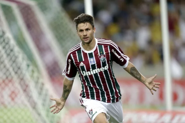 Após rescindir contrato, Sobis exalta Fluminense em despedida