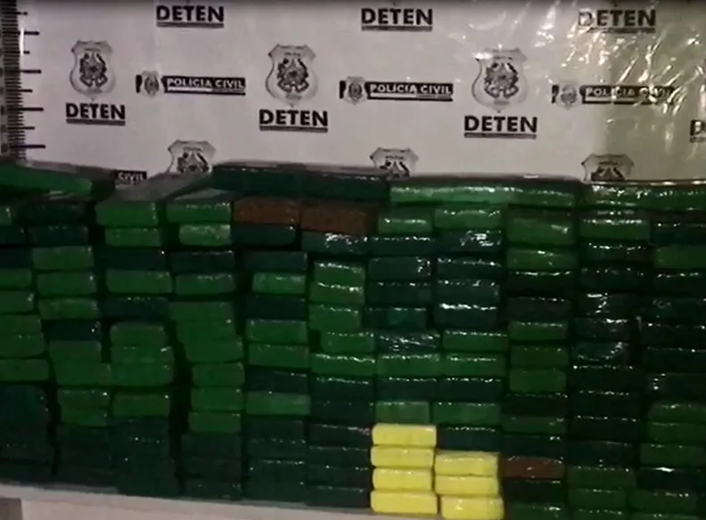 Policiais flagrados com mais de 300 kg de maconha dentro de carro na Serra são condenados