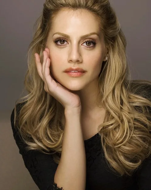 Elenco de As Patricinhas de Beverly Hills se reúne e presta homenagens para Brittany Murphy