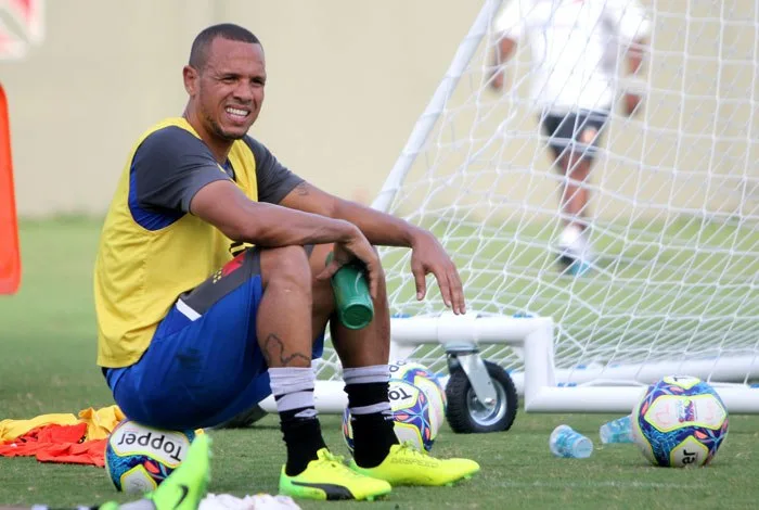 Luis Fabiano desfalca Vasco contra a Chapecoense