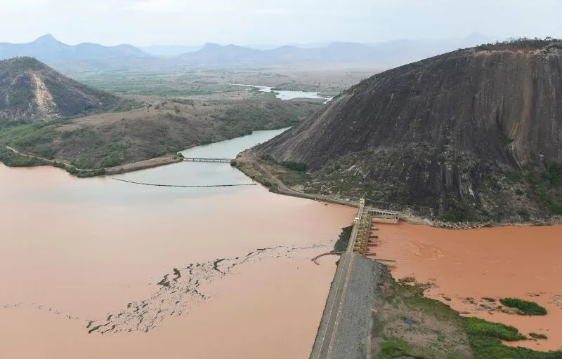 Governo do Estado reúne informações para entrar com novas ações contra a Samarco