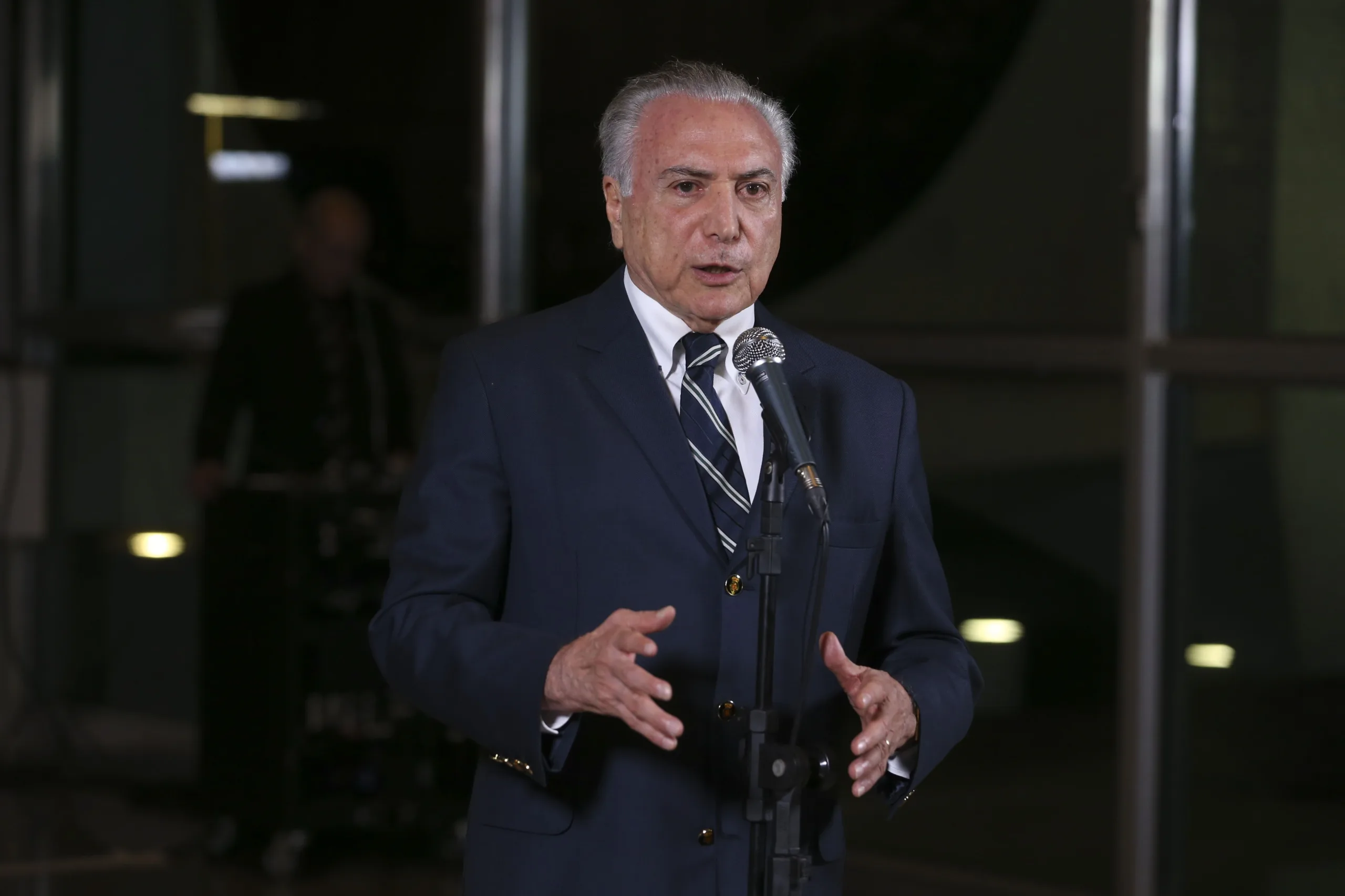 O presidente Michel Temer faz pronunciamento após a divulgação do resultado das eleições presidenciais. O presidente disse que conversou rapidamente com seu sucessor, Jair Bolsonaro, por telefone.