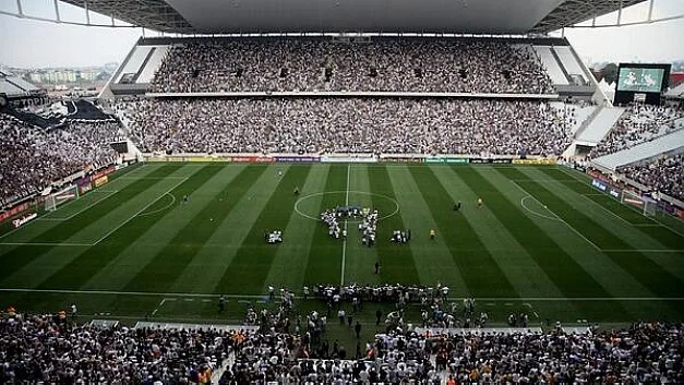 Com plano mais barato, Corinthians aumenta para 104 mil o número de sócios