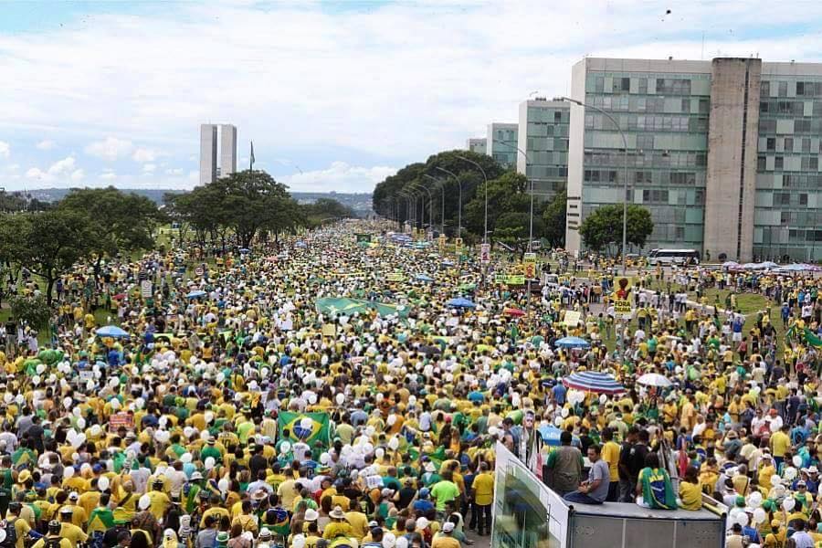 Grupo Vem Pra Rua cria placar do impeachment