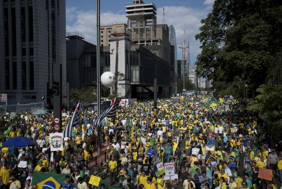 Especialista diz que projeto antiterrorismo pode criminalizar manifestantes