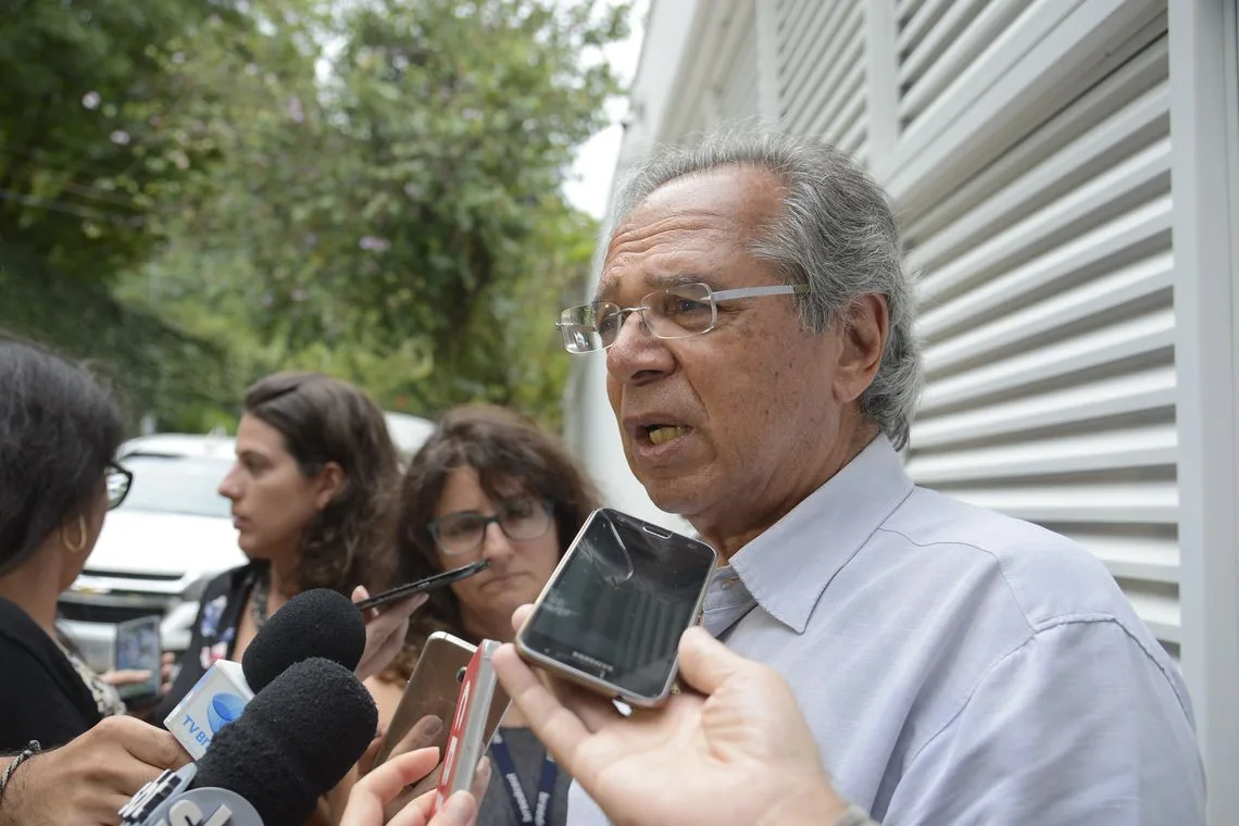 O economista Paulo Guedes, que comanda o núcleo econômico da campanha do candidato do PSL à Presidência da República, Jair Bolsonaro, fala à imprensa.