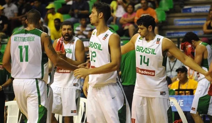 Técnico exalta 'orgulho' de bronze da seleção brasileira no basquete