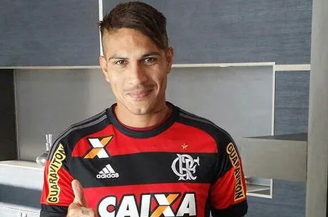 Guerrero treina e deve reforçar o Flamengo contra o Internacional no Sul