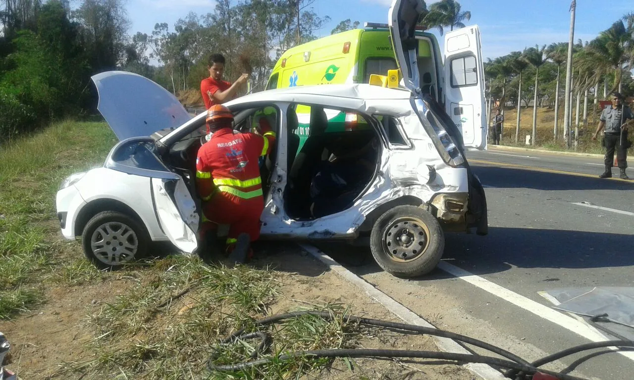 Acidente envolvendo carro-forte deixa três pessoas feridas em Vila Velha