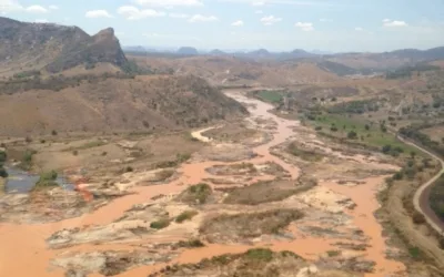 Justiça de Minas Gerais bloqueia R$ 300 milhões da Samarco