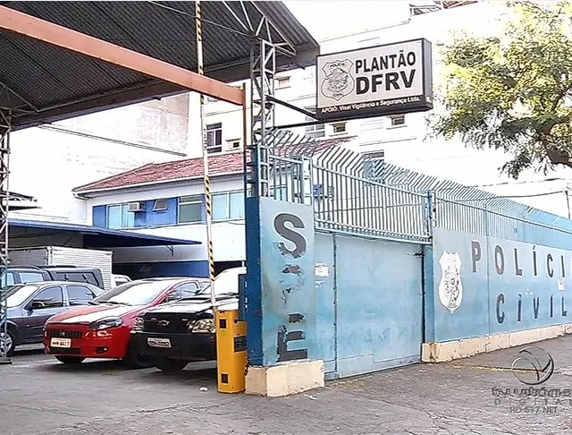 Delegada é rendida por bandidos armados e tem carro roubado em Vila Velha