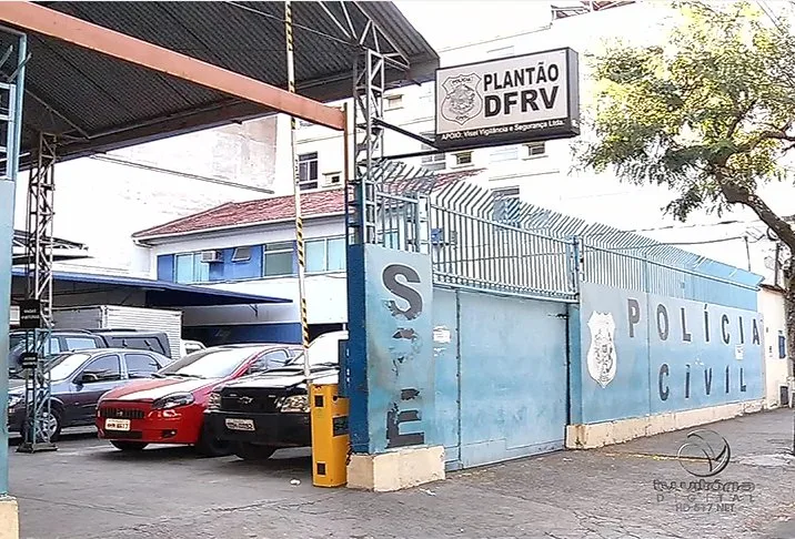 Delegada é rendida por bandidos armados e tem carro roubado em Vila Velha