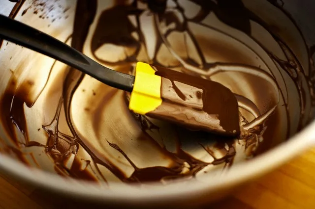 Spatula Chocolate Bowl — Image by © Richard Eskite/Corbis