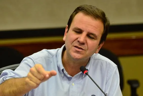 Eduardo Paes, prefeito do Rio, testa positivo para covid-19