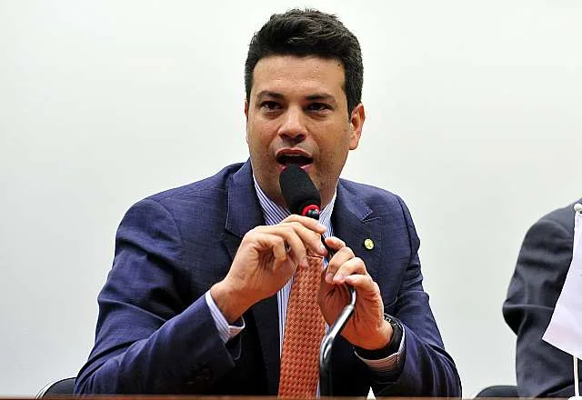 Picciani: até o momento, Dilma sinaliza que convites ao PMDB estão mantidos