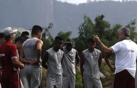 Fluminense aposta em 'sacrifício' para superar desfalques contra o Vitória