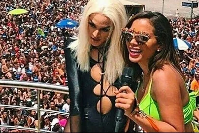 Anitta e Pabllo Vittar passam perrengue no calor do Marrocos