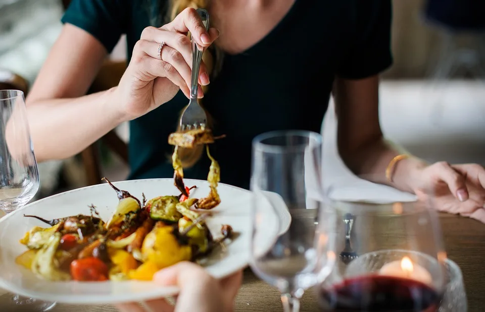 Conheça os alimentos que melhoram a saúde e vaidade feminina