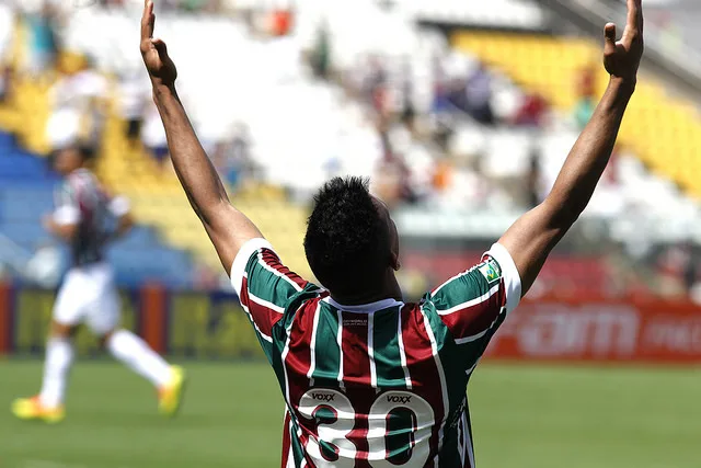 Fluminense vence em Cariacica e freia reação do América-MG no Brasileirão