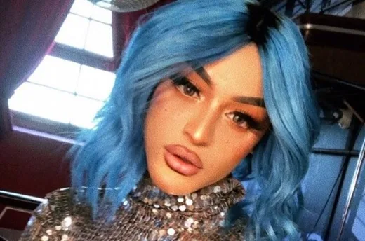 Pabllo Vittar posta clique com seios enormes, e fãs elogiam: 'Maravilhosa'