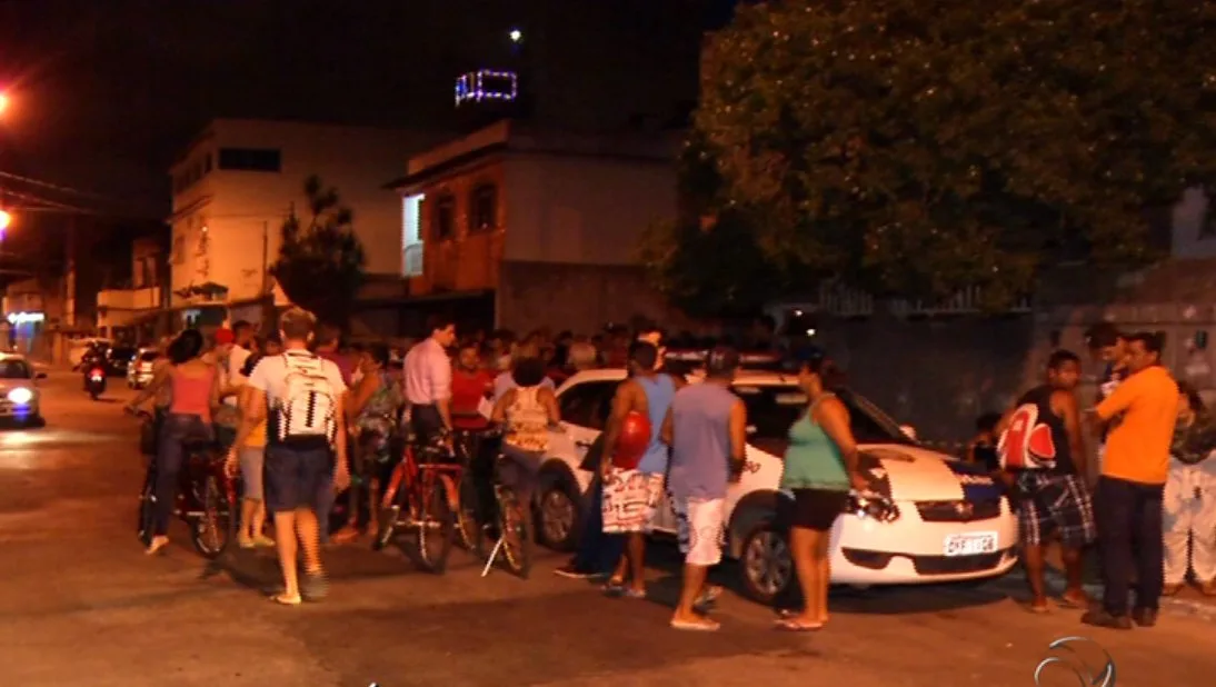 Jovem é morto a tiros e corpo fica caído sobre bicicleta em Vila Velha