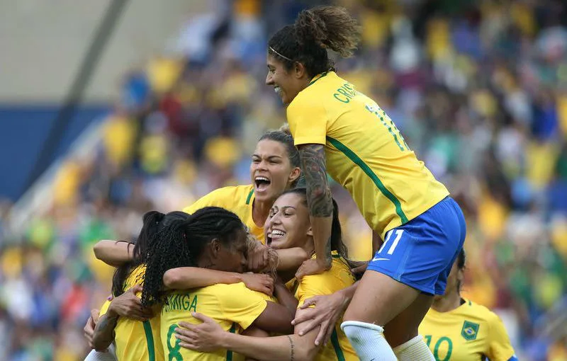 Em estreia do Brasil no Rio-2016, seleção feminina de futebol vence China