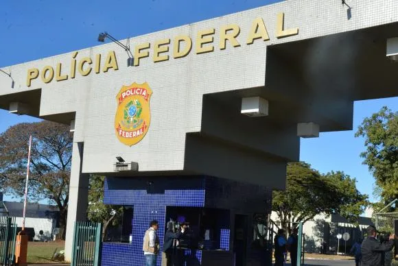 PF combate fraude na importação de equipamentos médicos no ES