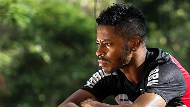 Michel Bastos volta a treinar e deverá enfrentar o Cruzeiro no Mineirão