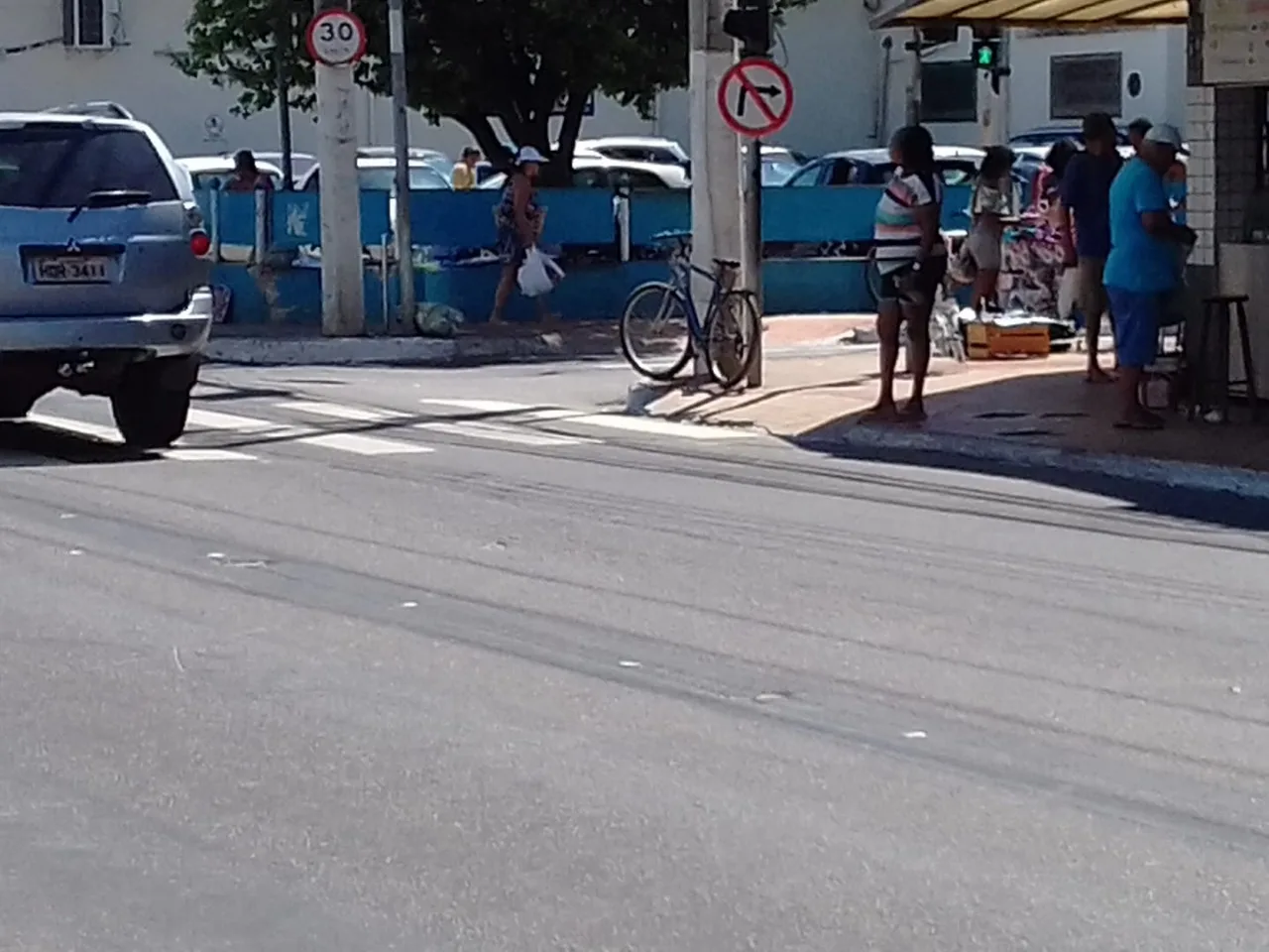 Prefeitura de Guarapari faz teste para acesso de veículos na Rua do Trabalho