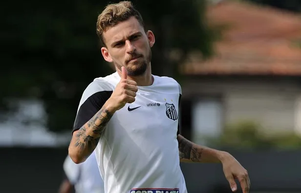 No último treino antes de clássico, Lucas Lima retorna ao time titular do Santos