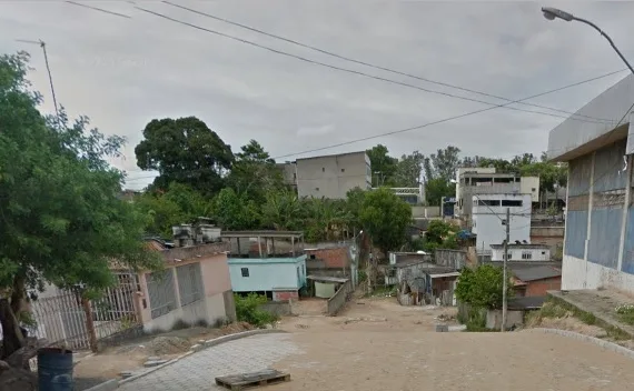 Adolescente é assassinado a tiros em avenida de Linhares