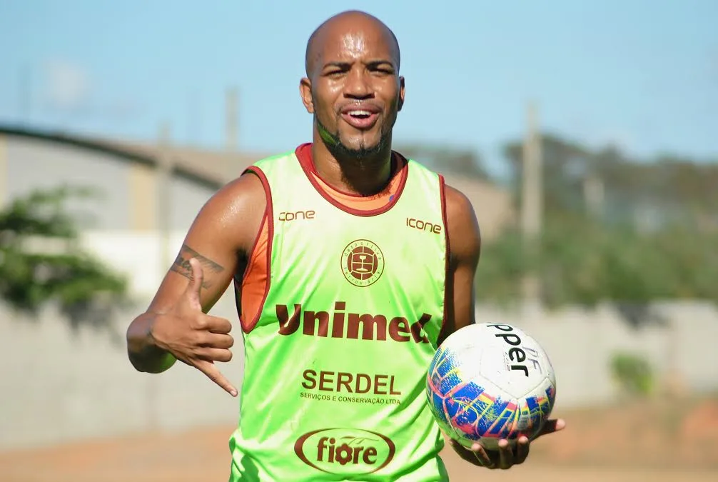 David Dener é esperança de gols da Desportiva Ferroviária contra o Goianésia-GO