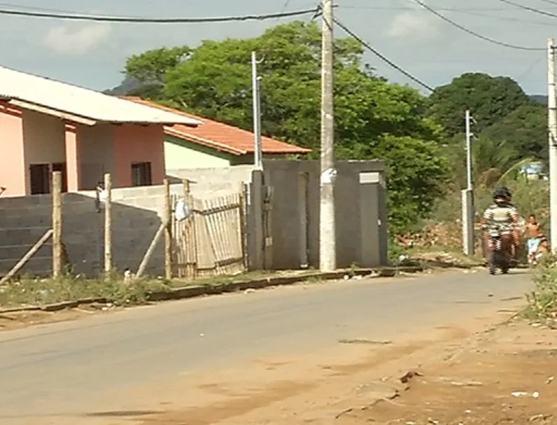 Criminosos são presos com drogas em ponto de venda do tráfico em Cariacica