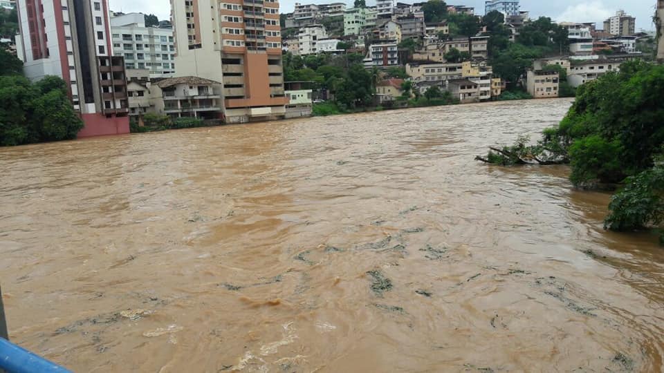 Rio Itapemirim volta a subir em Cachoeiro e deve oscilar nos próximos dias