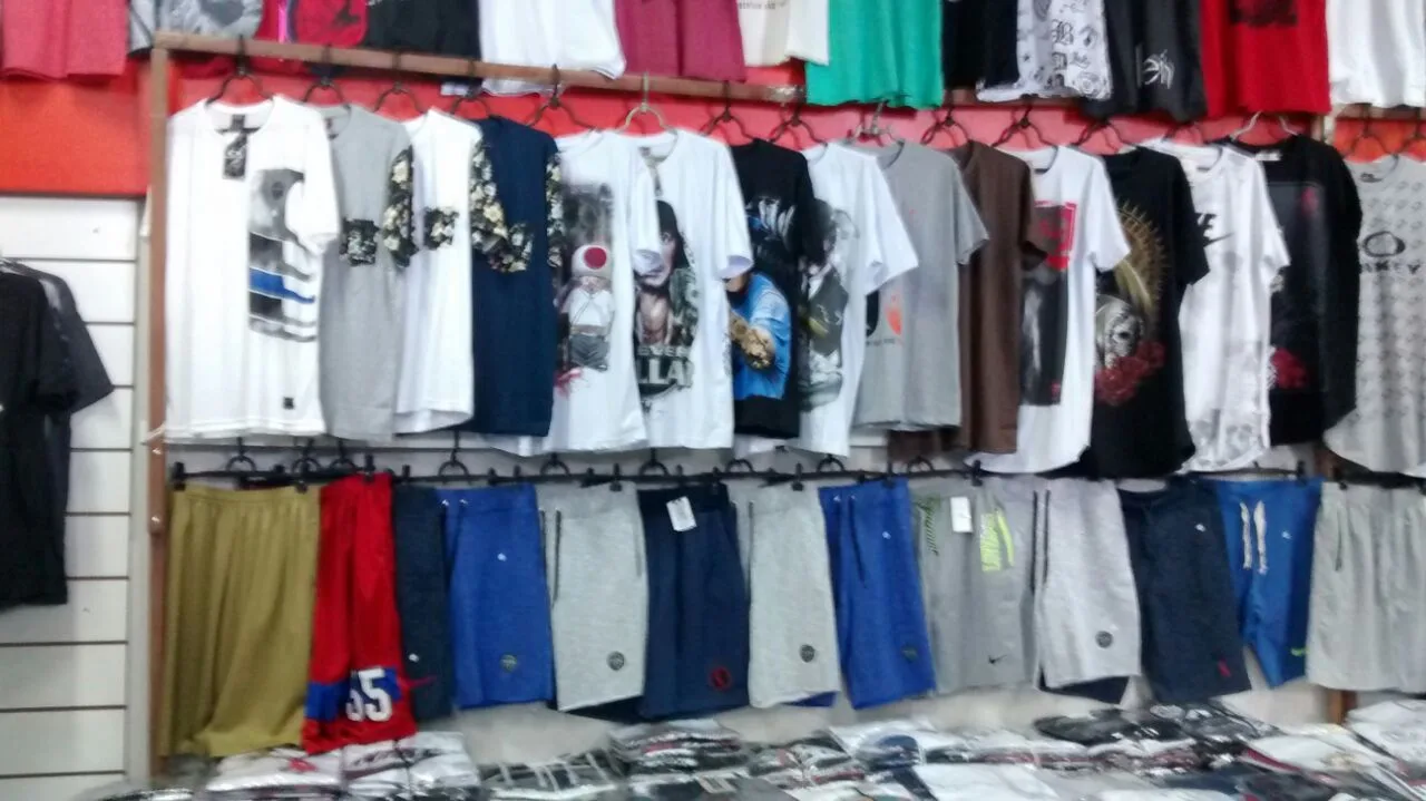 Mais de 10 mil produtos falsificados são apreendidos em shopping da Serra