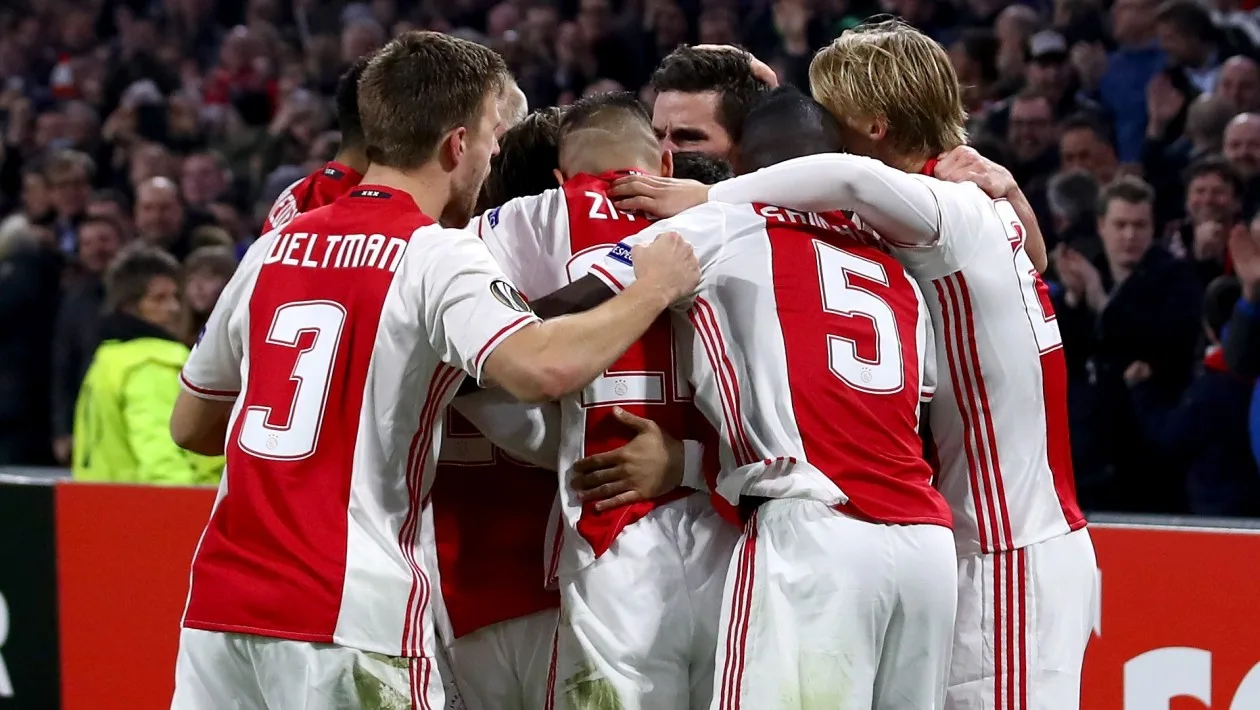 Ajax goleia Lyon em jogo movimentado e fica perto da final da Liga Europa