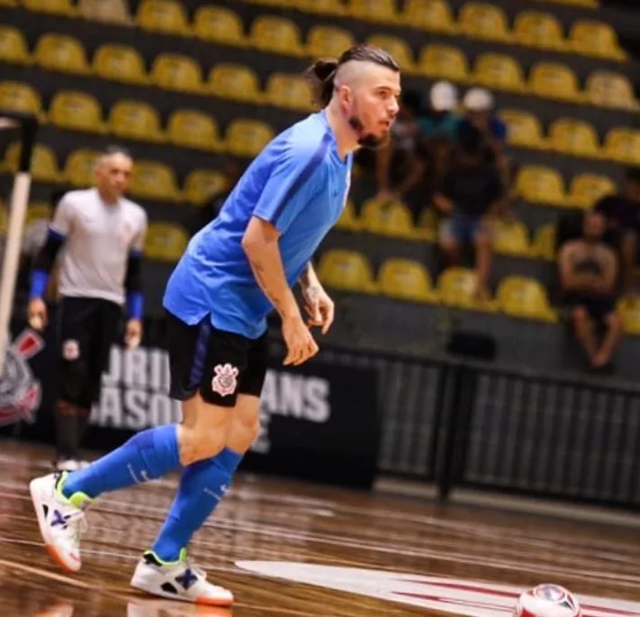 Corinthians não paga salário do time de futsal há três meses, diz jogador