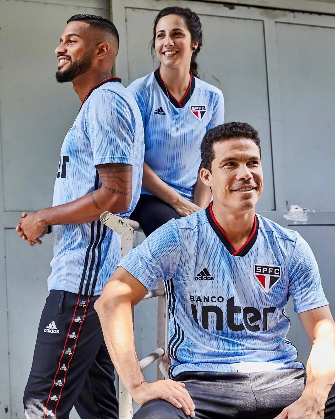 No Morumbi, São Paulo lança a sua terceira camisa, azul celeste, em homenagem ao Uruguai