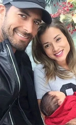 Aryane Steinkopf e Beto Malfacini deixam maternidade