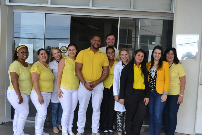 Funcionários da Santa Casa de Cachoeiro aderem à campanha ‘Maio Amarelo’