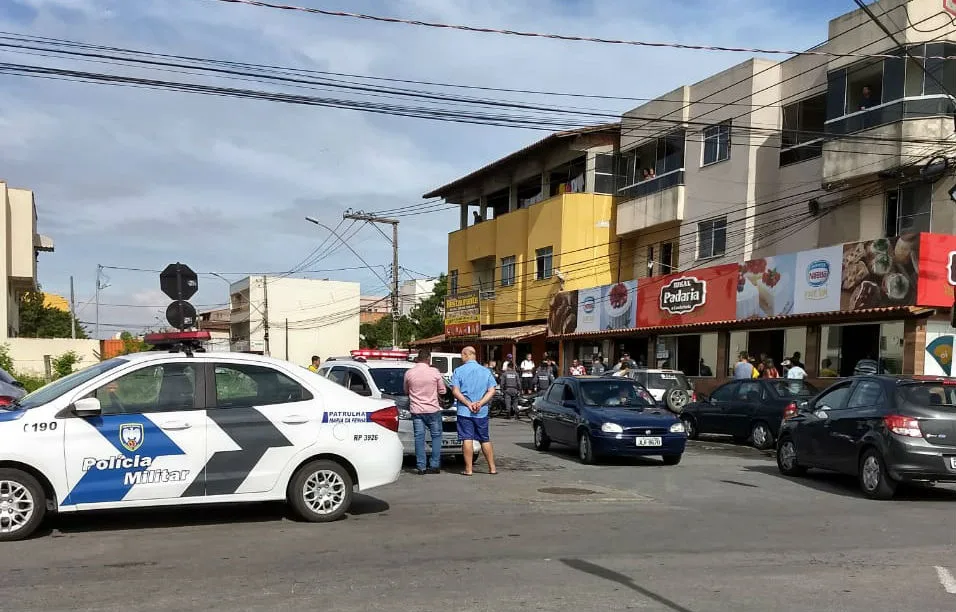 Policial de folga reage e mata bandido que tentava assaltar padaria em Vila Velha