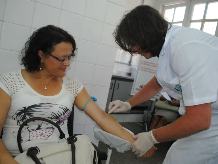 Ações da campanha ‘Outubro Rosa’ segue com atendimentos às mulheres em Cachoeiro