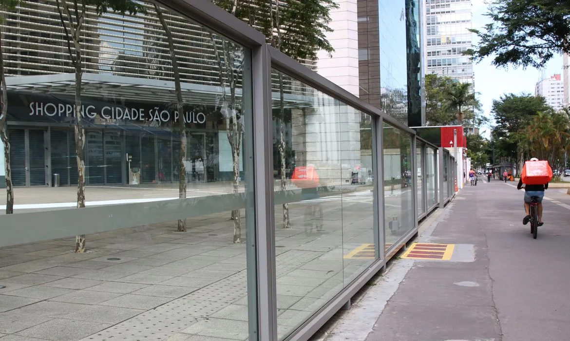 Shopping Cidade São Paulo, localizado na Avenida Paulista, fechado durante a quarentena.