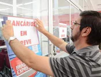 Bancários decidem entrar em greve no Espírito Santo a partir da próxima terça-feira