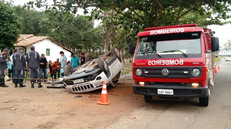 Cachoeirense morre e esposa fica ferida em grave acidente na Bahia